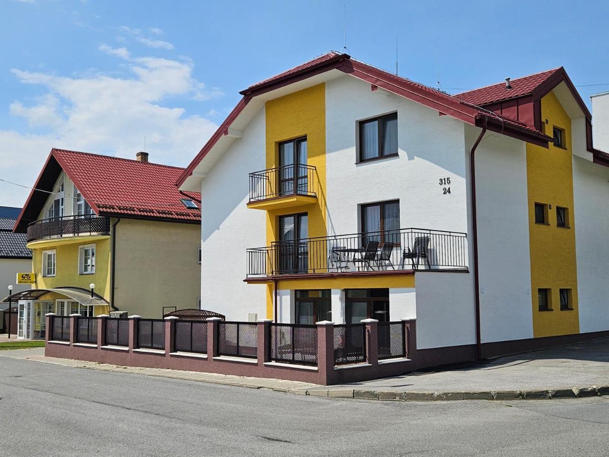 Comenius Apartments - Apartmany Na Rohu Svidnik Exteriör bild